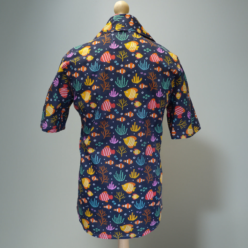 Now you sea me Neck 16.5" chest 102cm /40"