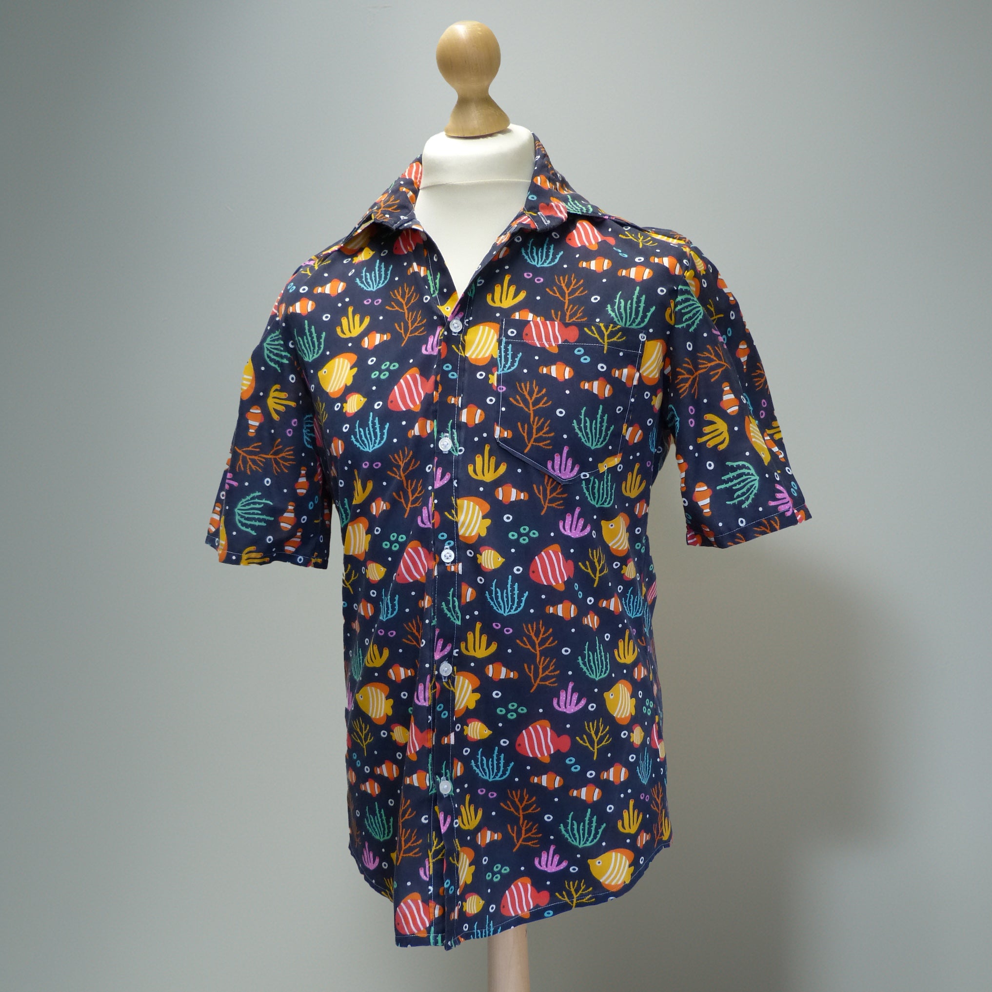 Now you sea me Neck 16.5" chest 102cm /40"