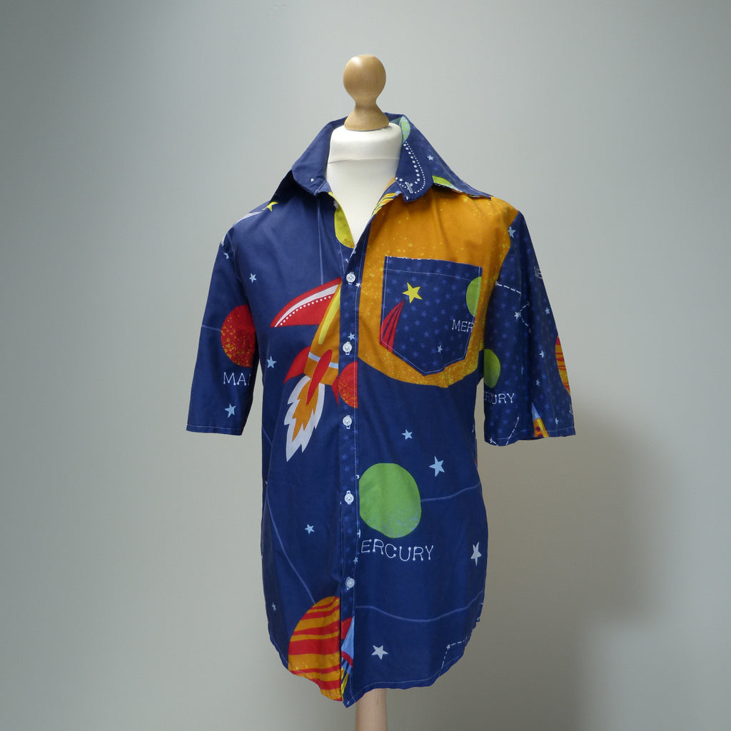 Mission through space Neck 16.5" chest 105cm /41"