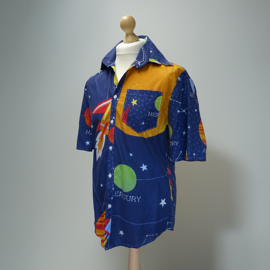 Mission through space Neck 16.5" chest 105cm /41"