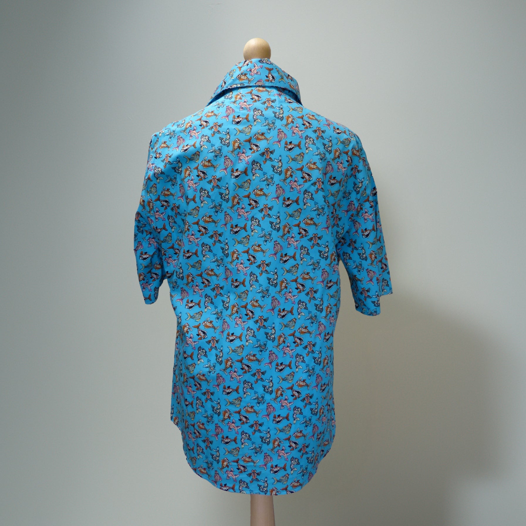 No need to be Koi Neck 18" chest 112cm /44"