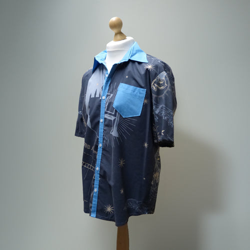 Broomsticks & cauldrons Neck 19" chest 127cm/50"