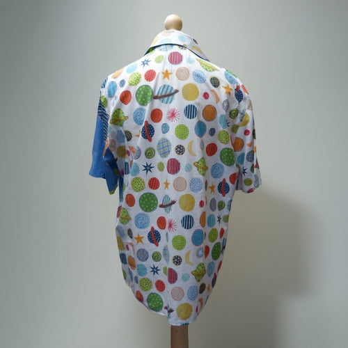 Aliens & planets Neck 19.5" chest 127cm/50" - Sew Revamp