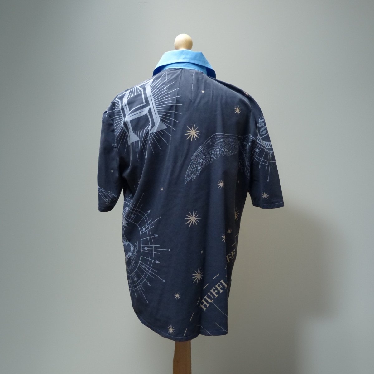 Cloaks & wands Neck 19" chest 125cm/49" - Sew Revamp