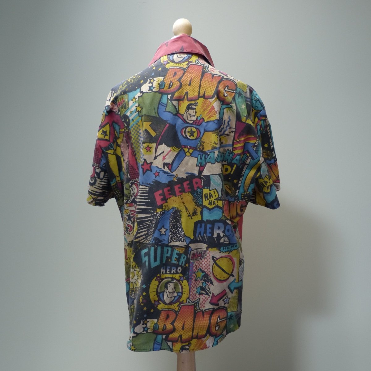 Comic book hero Neck 20" chest 132 cm/ 52" - Sew Revamp