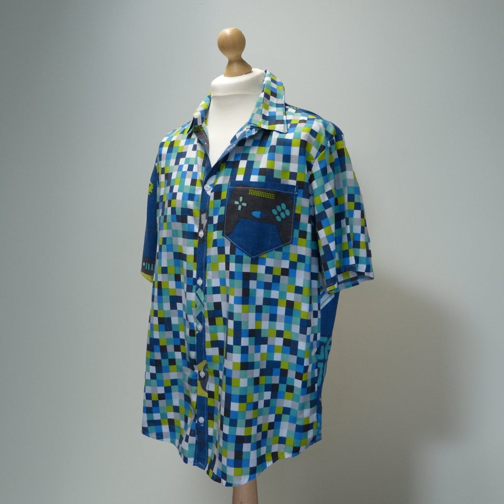 Pixel dreams Neck 20" chest 127cm/ 50" - Sew Revamp