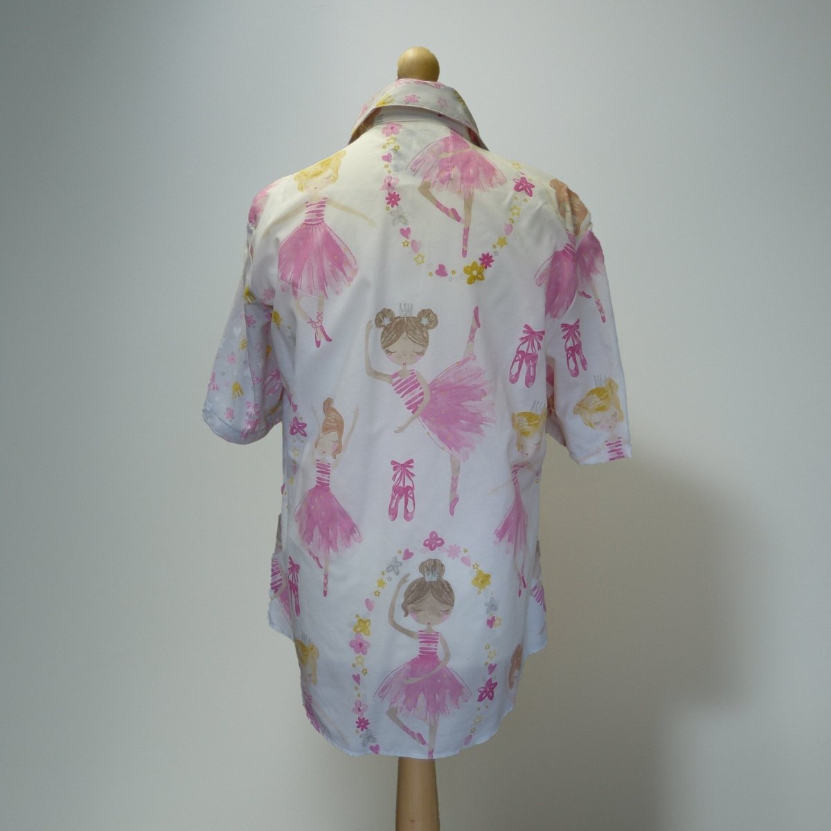 Plié & pirouette Neck 18.5" chest 117cm /46" - Sew Revamp