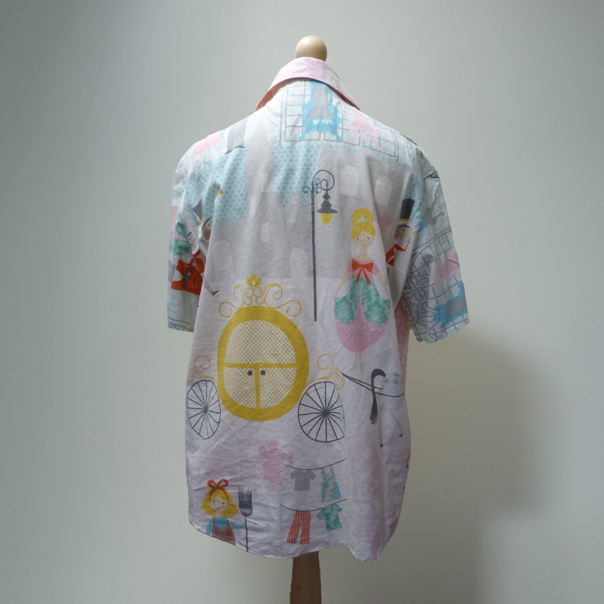 You shall go to the ball Neck 19.5" chest 132cm /52" - Sew Revamp